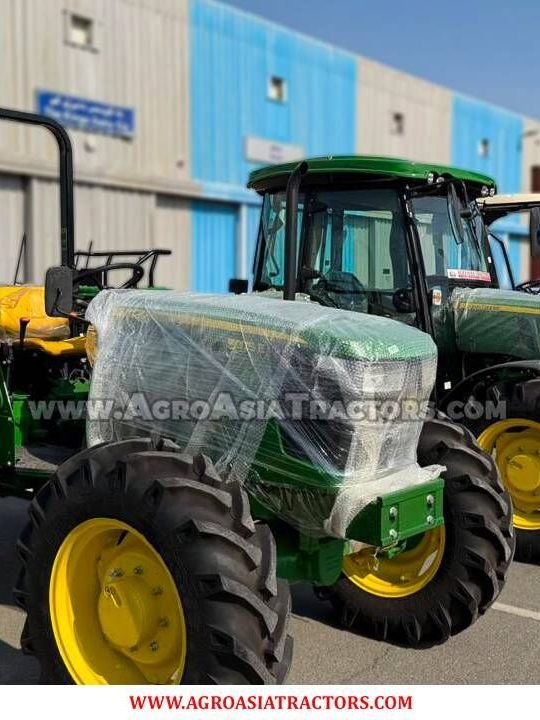 John Deere Tractor Stock